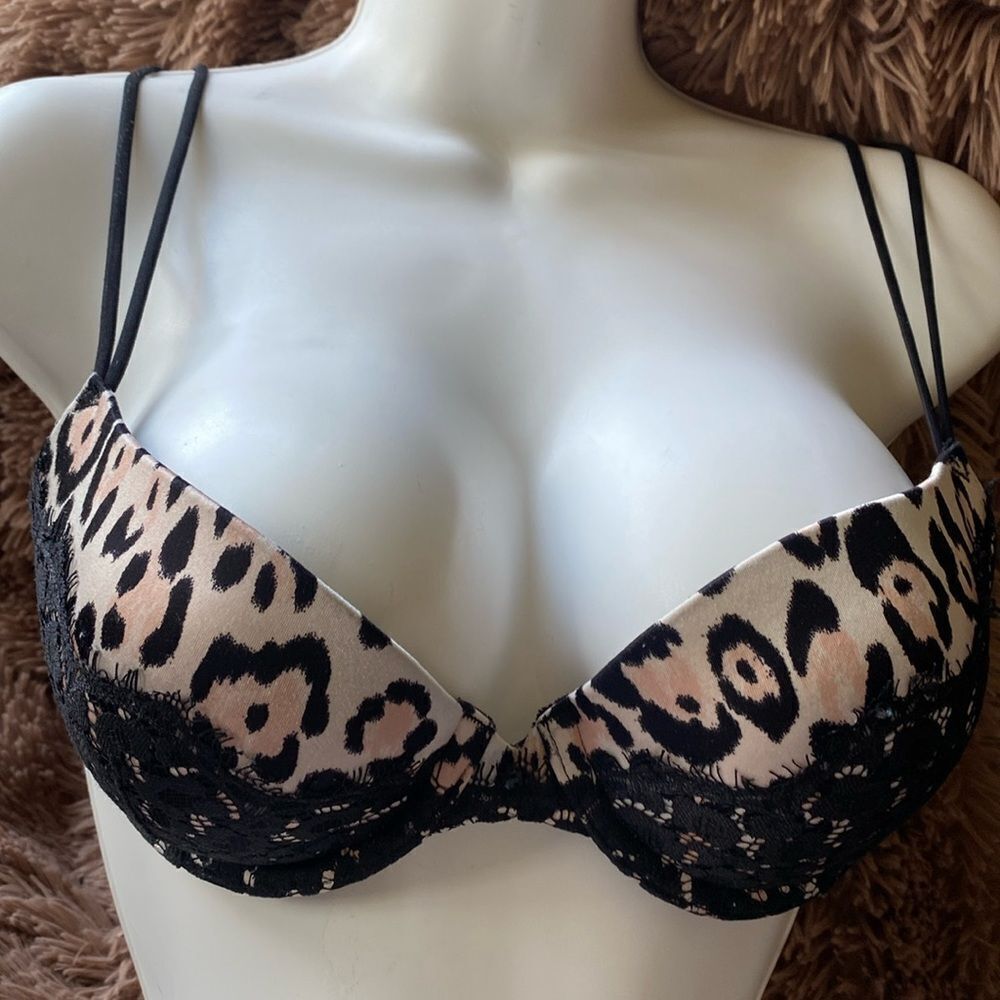 Victoria's Secret Push-Up PADDED Bra Very Sexy!